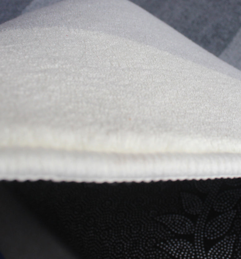 White Tone Minimalist Area Rug Polyester Stripe Carpet Non-Slip Backing Rug for Home Decoration