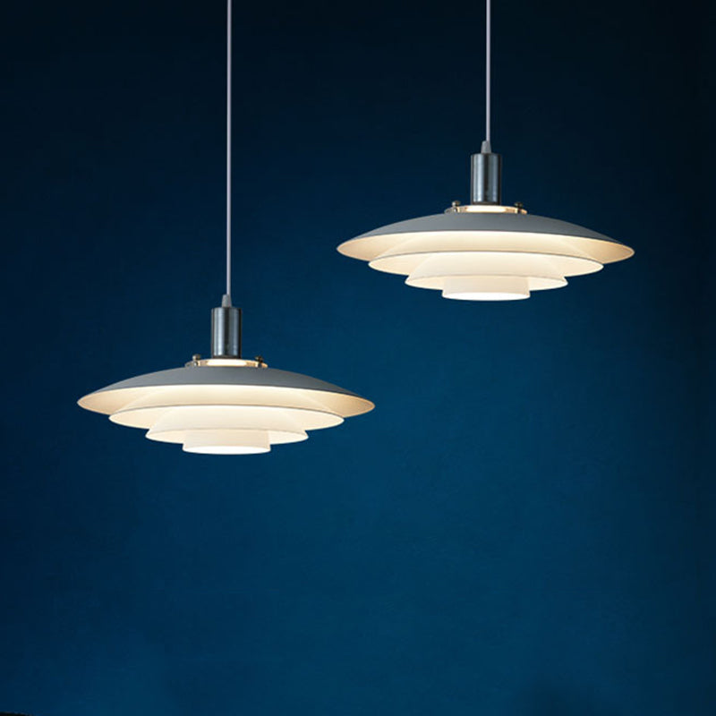 Salle d'éclairage de suspension en métal moderne à une lumière