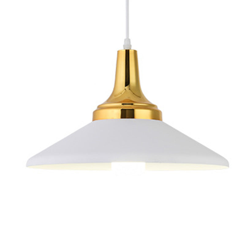 Triangle Dinning Room Down Lighting Pendant Metal Metal Modern Style suspendu Pendant Light