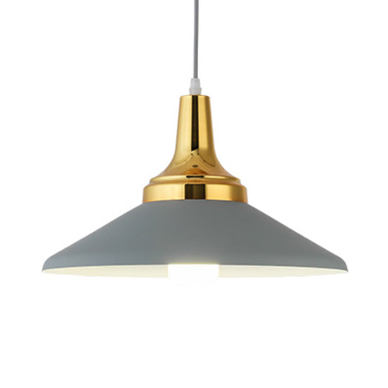 Triangle Dinning Room Down Lighting Pendant Metal Metal Modern Style suspendu Pendant Light