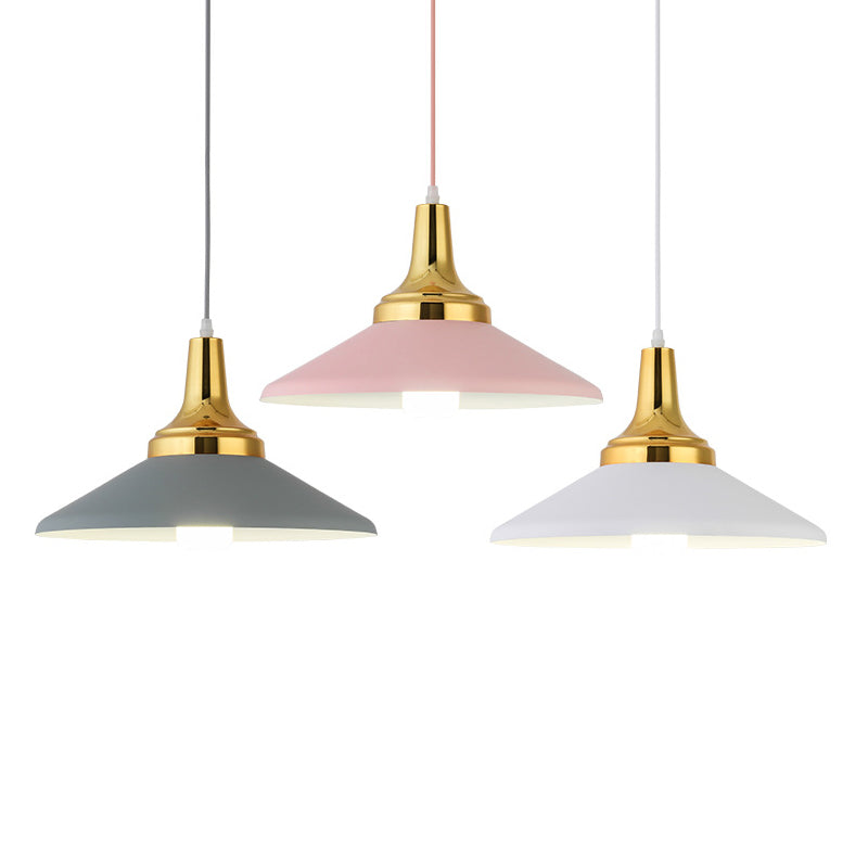 Triangle Dinning Room Down Lighting Pendant Metal Metal Modern Style suspendu Pendant Light