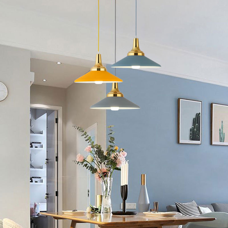 Triangle Dinning Room Down Lighting Pendant Metal Metal Modern Style suspendu Pendant Light