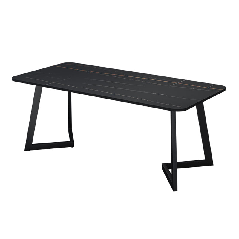 Minimalistische Sinterstein -Esszimmer mit schwarzem Grund für formale Essdarsteller