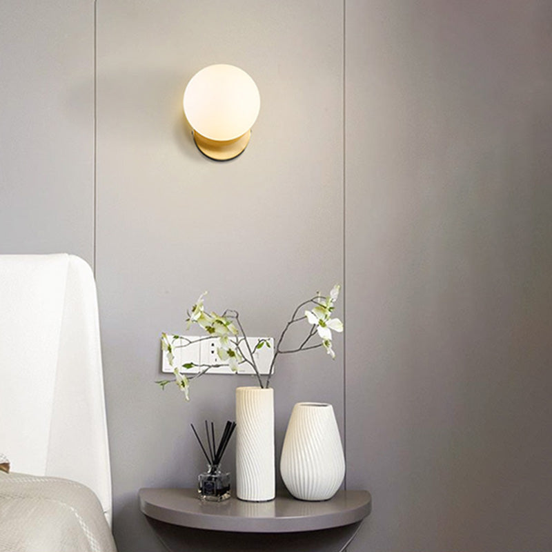 Globe Glass Wall Mounted Lighting Minimalist Style Wall Sconce Lighting for Bedroom