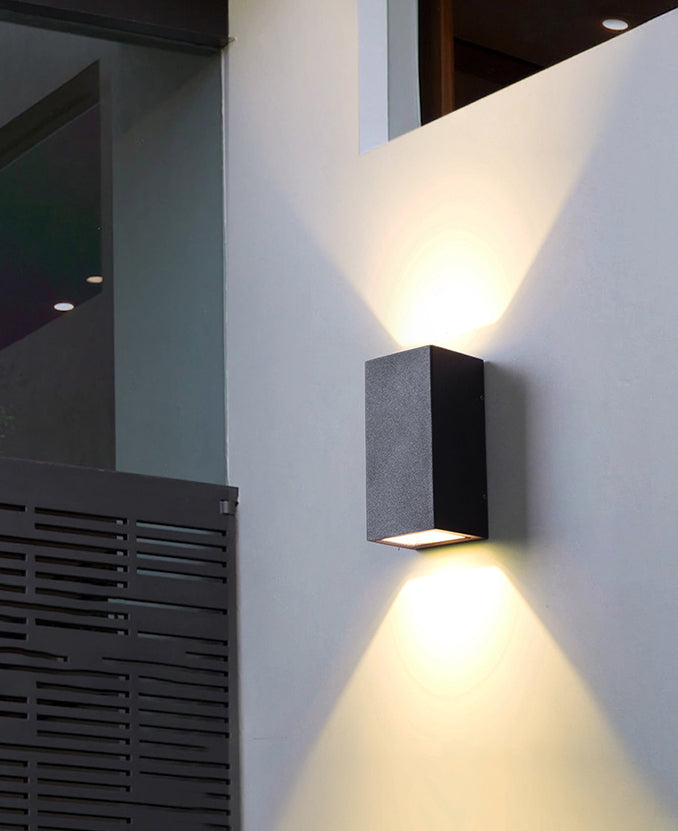 Minimalism Outdoor Aluminum Wall Sconce 2-Light LED Wall Mounted Light