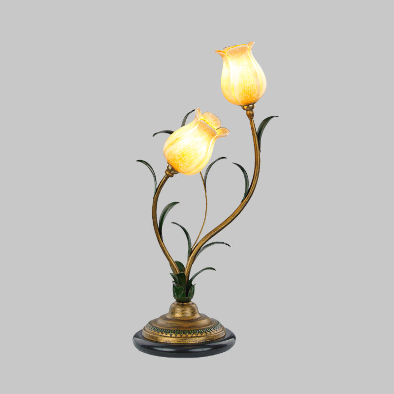 Lámpara de mesa de flor de campo 2 luces blanca/amarilla de vidrio nocturno en latón para sala de estar