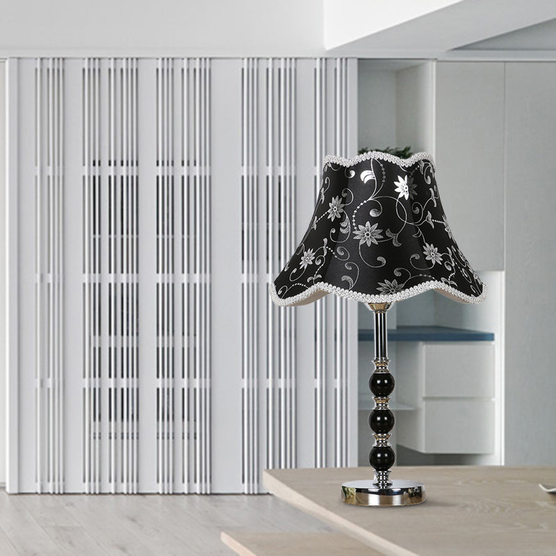 1 Lampada leggera da tavolo in cristallo campagna per camera da letto smerlata nera Luce notturna con motivo a fiori