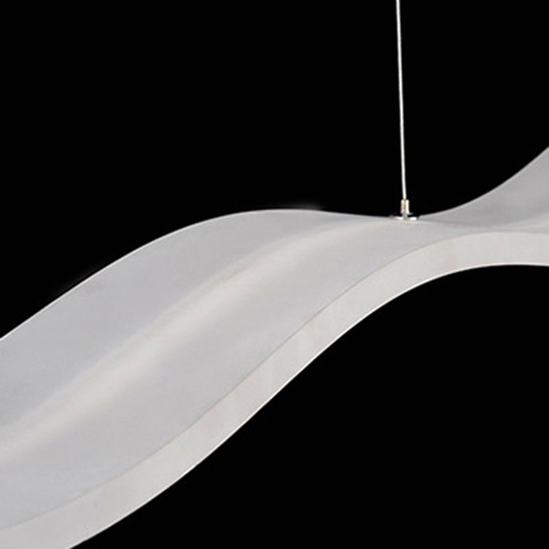 Lumière en île à LED blanche en acrylique dans le pendentif linéaire en acier inoxydable moderne en acier inoxydable