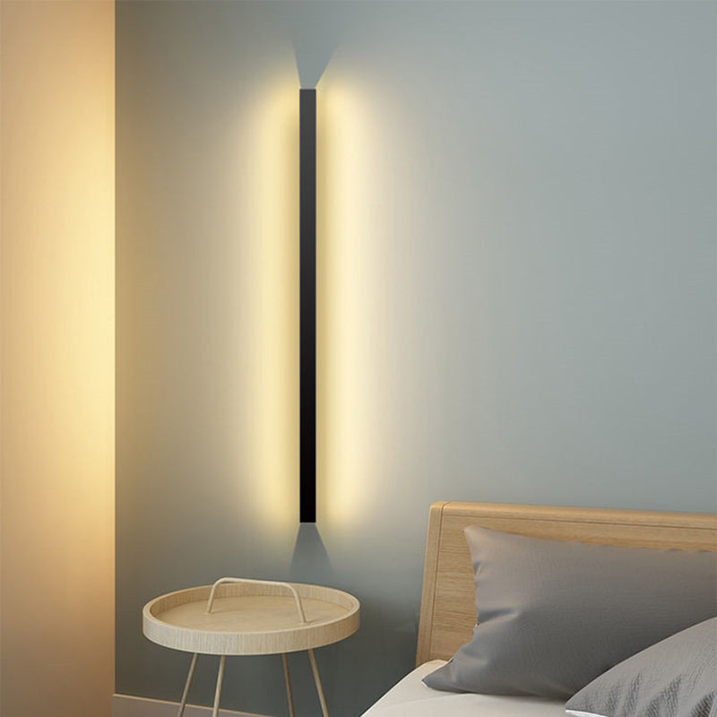 1-Light Linear Wall Sconce Modern Simple Style Metal Wall Lighting in Black