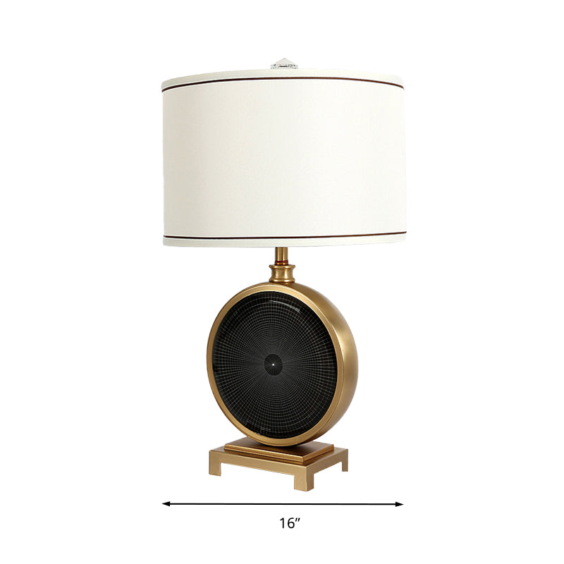 Crystal Round Nightand Light minimalisme 1 lampe de table de chambre à coucher légère en blanc avec une teinte en tissu de tambour
