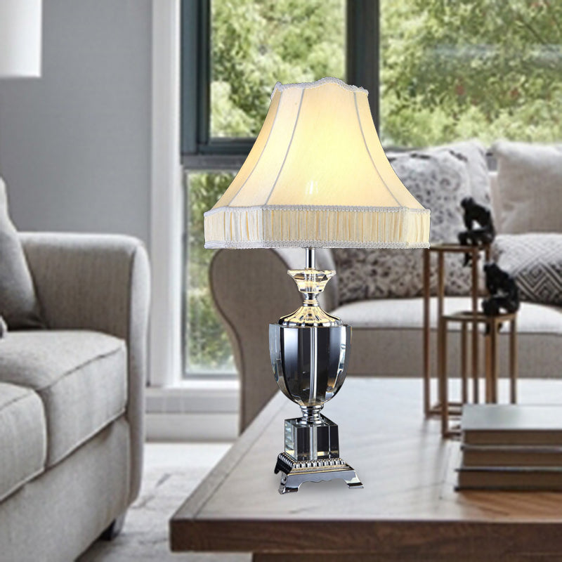 Lodge Lampe de nuit conique en cristal à tête unique en tissu blanc avec bordure tressée