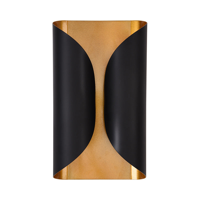 Lampada a parete in metallo curvo a parete contemporanea in stile oro-nere dell'illuminazione da parete