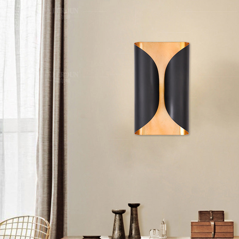 Lampada a parete in metallo curvo a parete contemporanea in stile oro-nere dell'illuminazione da parete
