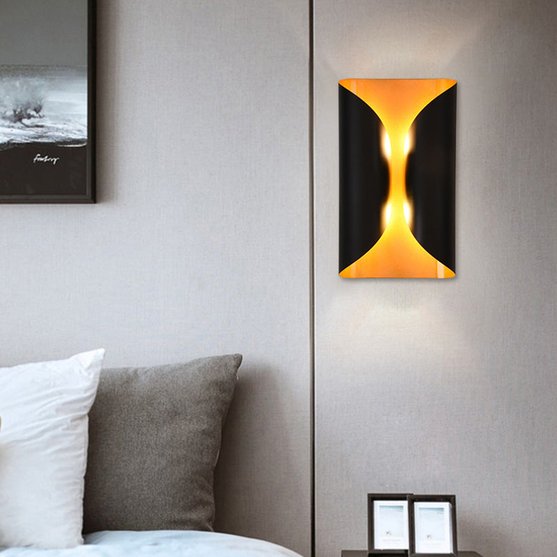 Lampada a parete in metallo curvo a parete contemporanea in stile oro-nere dell'illuminazione da parete