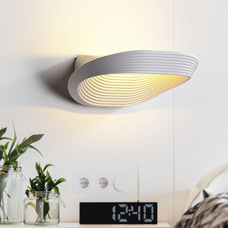 Geometric Wall Light Sconce Minimalist Metal 1 Head White/Black LED Wall Mount Lighting in Warm/White Light