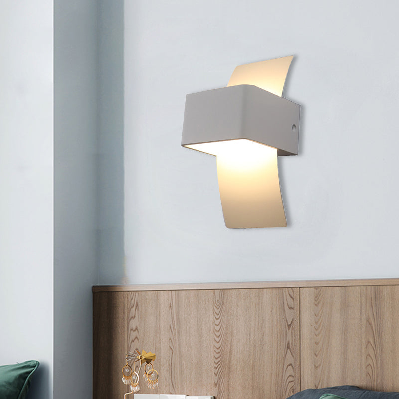 Gebogen metalen wandmontage Licht Eenvoudig LED WIT WANDEL SCONCE -verlichting in warm/wit licht