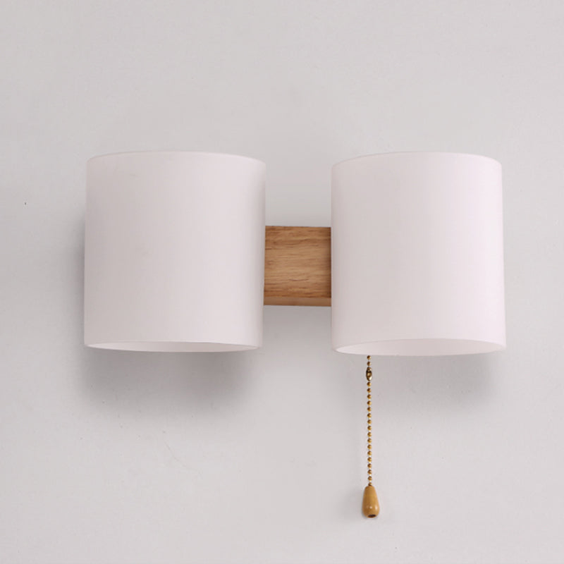 Application murale cylindroïde en bois dans la lampe murale en verre blanche de style concis moderne dans la couleur du journal