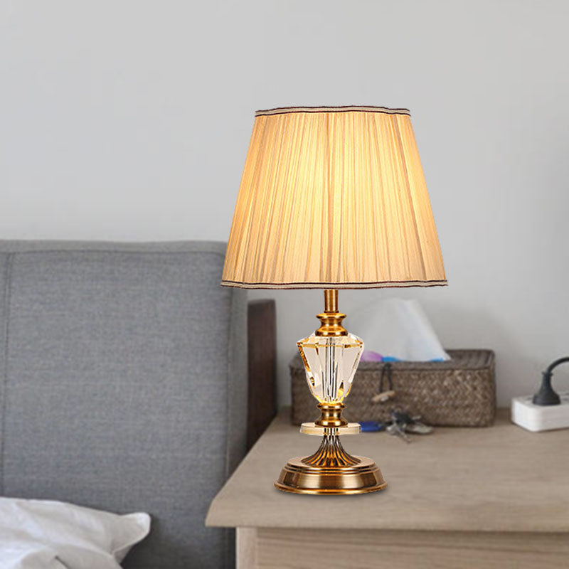 Lámpara de mesa de sala de estar cónica Bulbo de cristal en beige luz nocturna