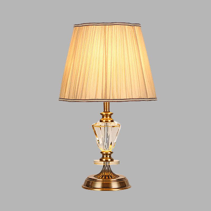 Lámpara de mesa de sala de estar cónica Bulbo de cristal en beige luz nocturna