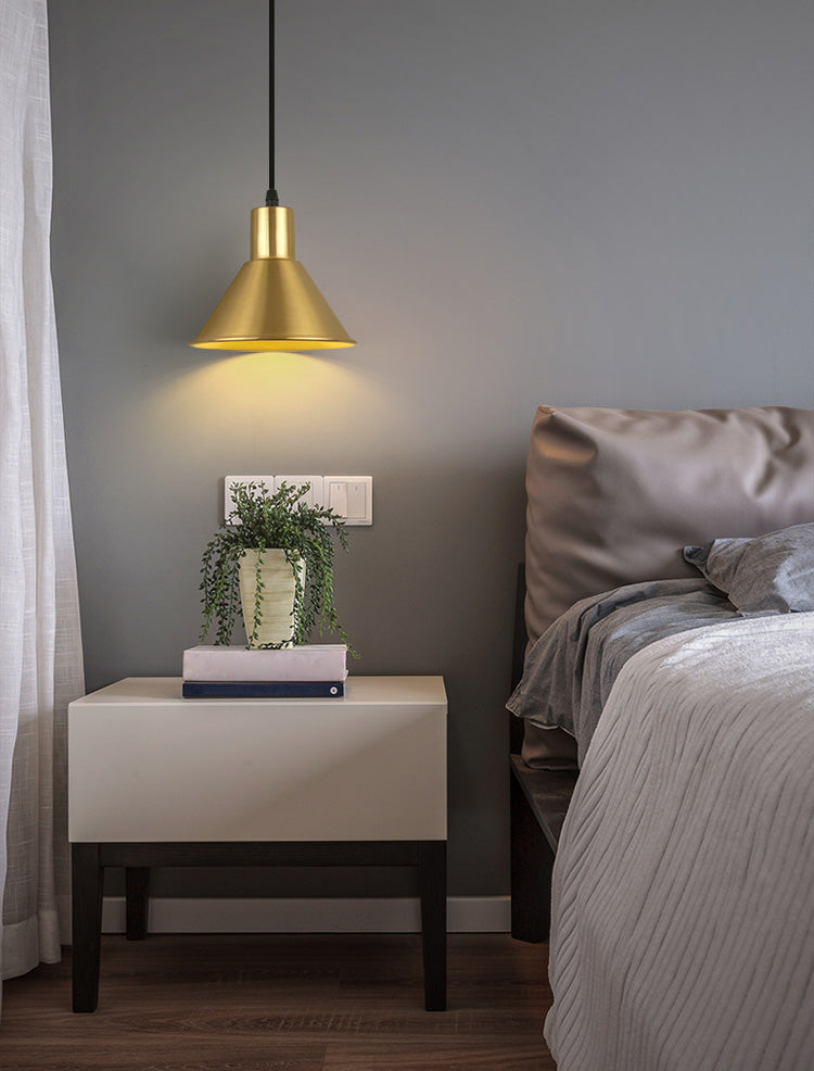 Modern Style Pendant Lighting Fixture Gold Shaded Down Lighting Pendant with Metal Shade