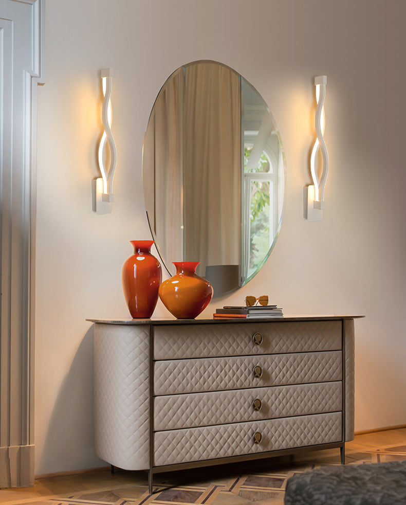 Luz de pared LED lineal blanca en moderna lámpara de pared de aluminio de estilo conciso con sombra de silicona