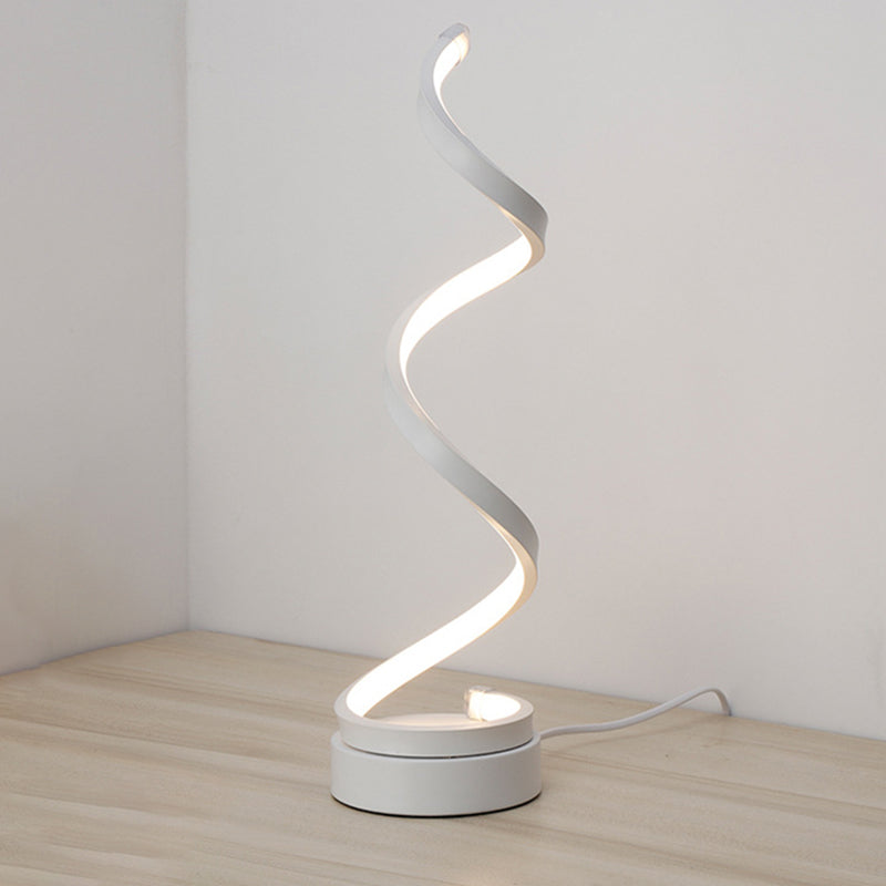 Lampada da tavolo moderna e minimalista a LED Lampada da tavolo lineare in alluminio con paralume in silicone