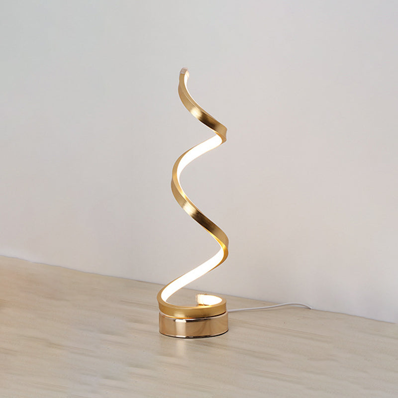 Lampada da tavolo moderna e minimalista a LED Lampada da tavolo lineare in alluminio con paralume in silicone