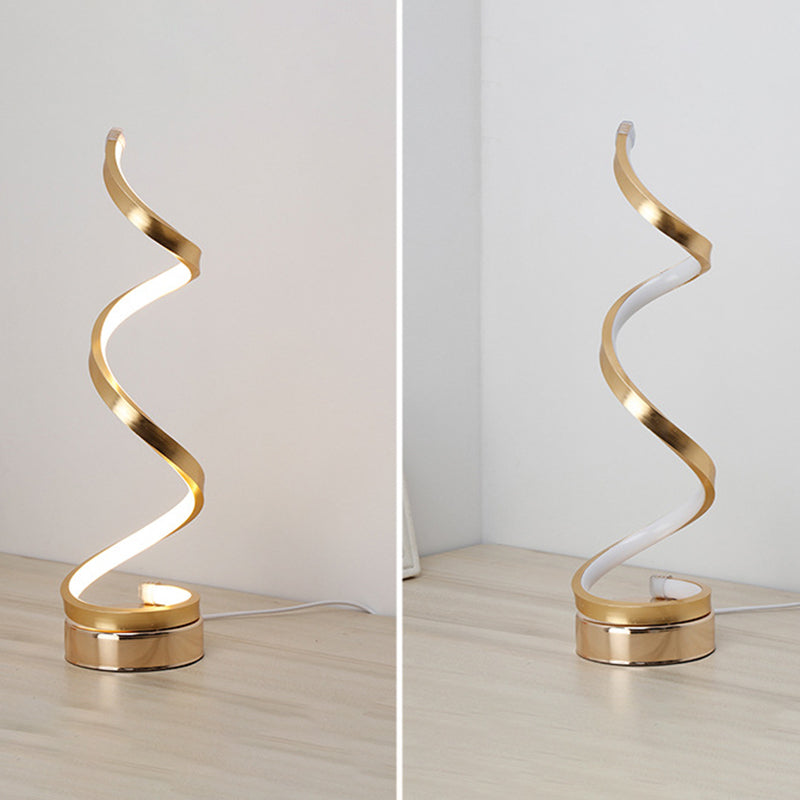 Lampada da tavolo moderna e minimalista a LED Lampada da tavolo lineare in alluminio con paralume in silicone