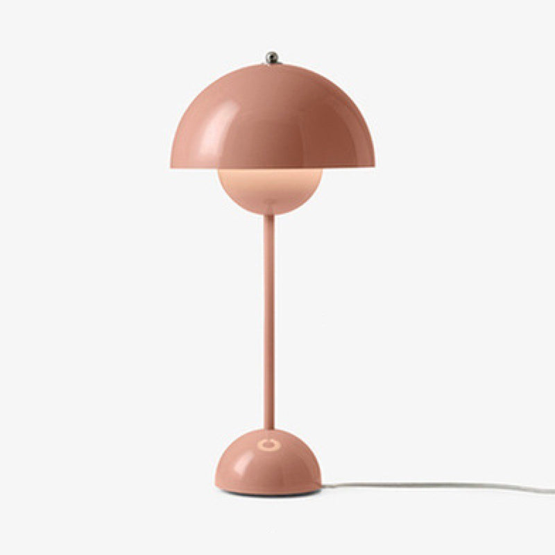 Lampada da tavolo moderna e minimalista a LED Lampada da tavolo Macaron emisfero in ferro battuto per camera da letto