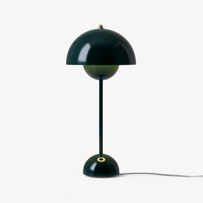 Lampada da tavolo moderna e minimalista a LED Lampada da tavolo Macaron emisfero in ferro battuto per camera da letto