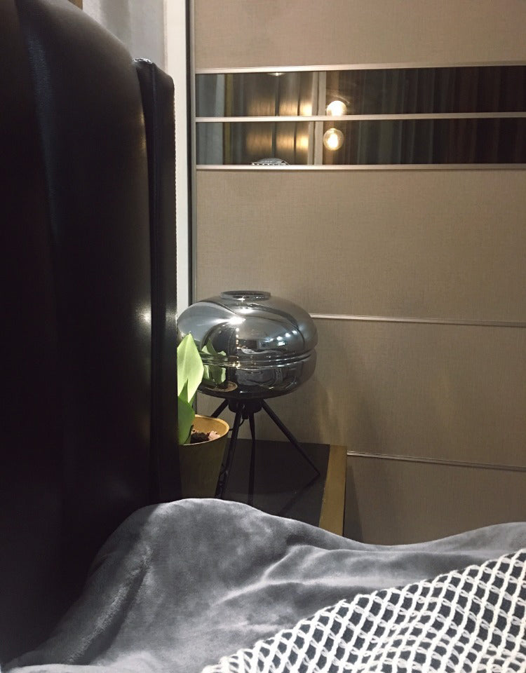Black Drum Indoor Table Lamp in Modern Creative Style Wrought Iron Table Light with Glass Shade