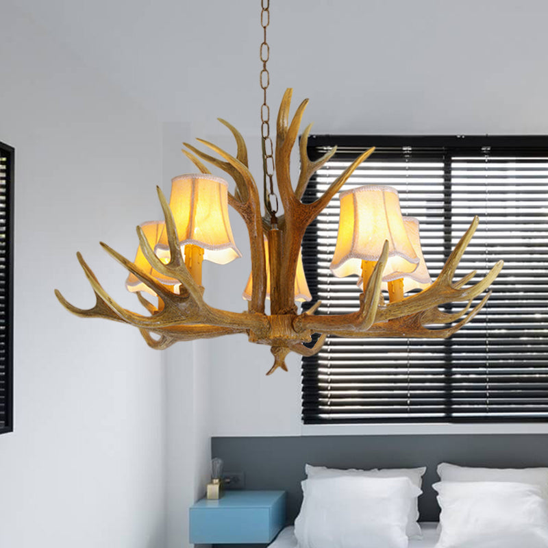 Lampada per goccia di soggiorno conico Resina tradizionale 3/4/5 Bulbi lampadario marrone Luce a sospensione con corna