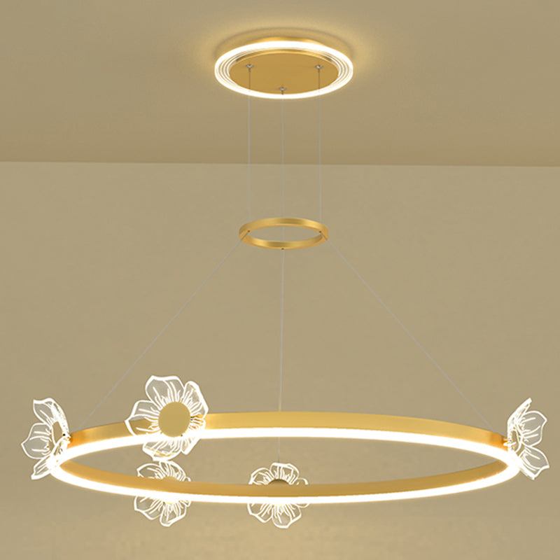 Lustre en or moderne