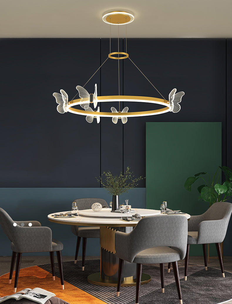 Lustre en or moderne