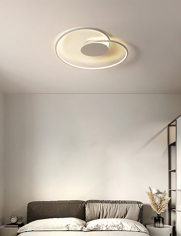 Moderne metalen Swirl Linear Flush Mount Ceiling Light met acryl schaduw voor salon