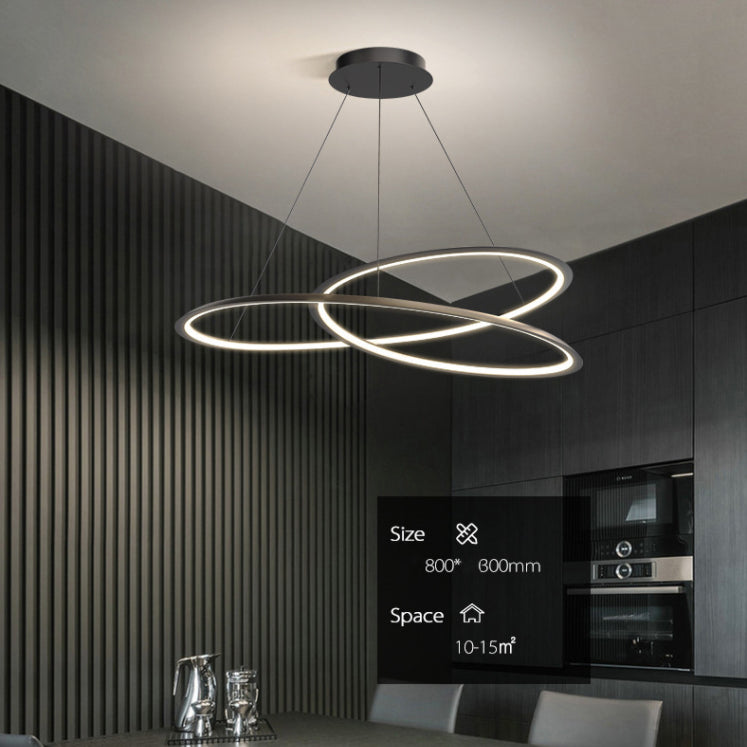 Luminaires suspendus contemporains en métal.