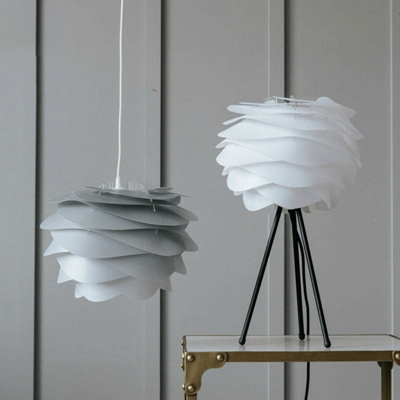 Modern Minimalist Pendant Light, Metallic Single-Bulb Hanging Pendant Lights in Gold