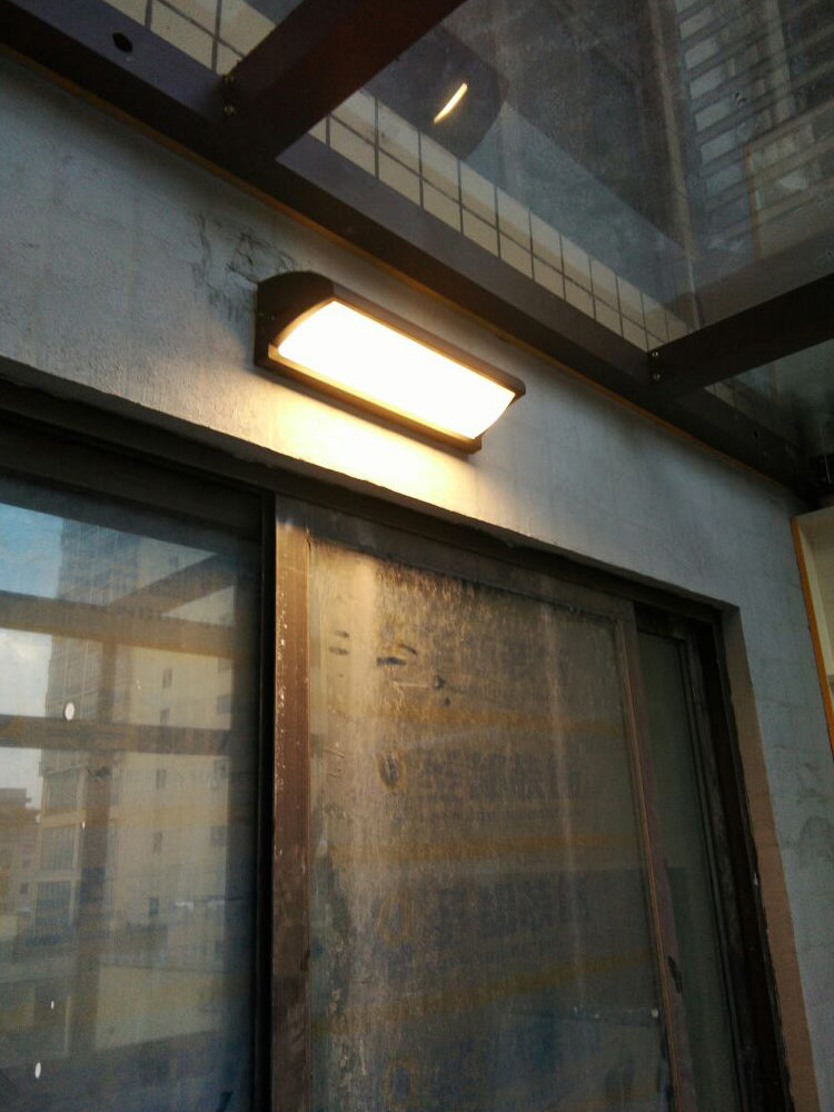 Aluminum Minimalistic LED Wall Sconce in Black Outdoor with Acrylic Shade