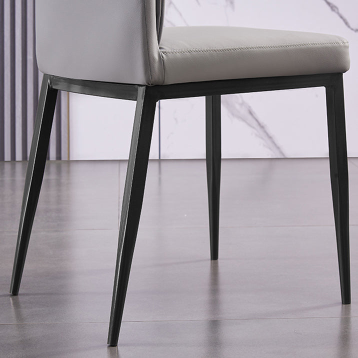 Moderne zeitgenössische Leder -Parsons -Stuhlseite Essstühle mit Metallbeinen