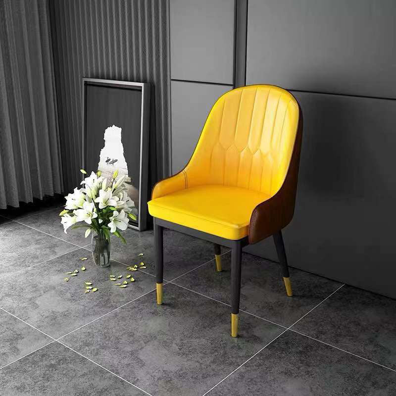 Glamstil Faux Lederstuhl Parsons Essstuhl für Zuhause mit schwarzen Beinen