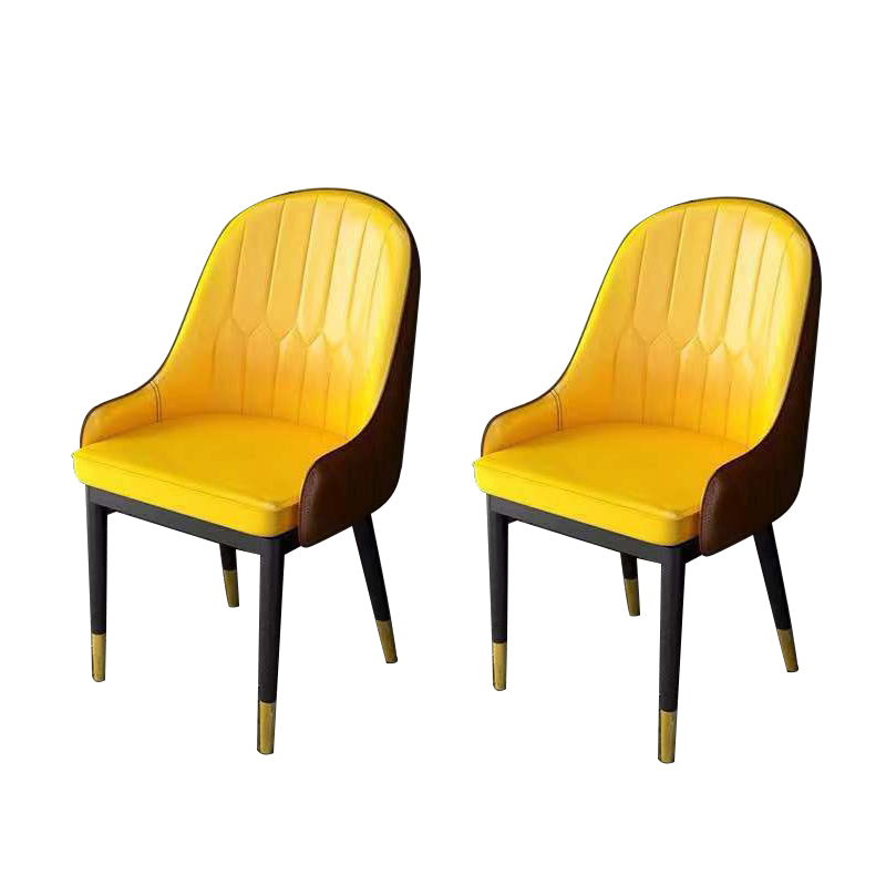 Glamstil Faux Lederstuhl Parsons Essstuhl für Zuhause mit schwarzen Beinen