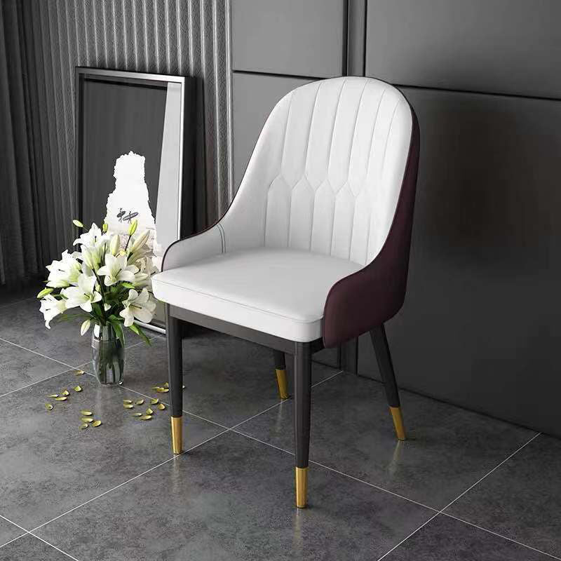 Glamstil Faux Lederstuhl Parsons Essstuhl für Zuhause mit schwarzen Beinen