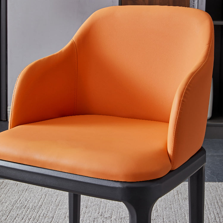 Kunstleder zeitgenössischer Esszimmerstuhl Metallic Finish Solid Back Speisestuhl