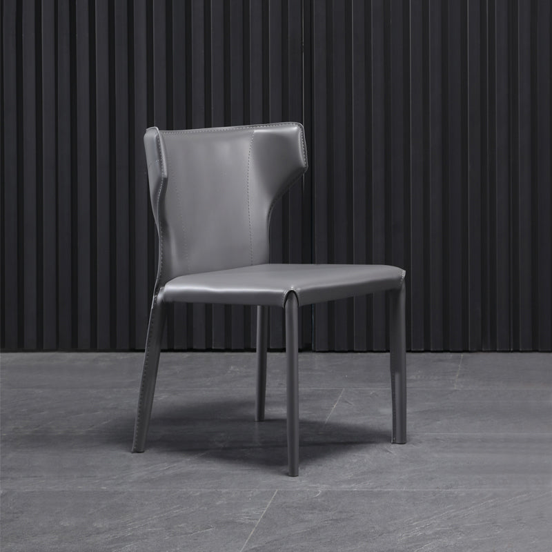 Zeitgenössischer Esstuhl mit Metallbeinen Wingback Parsons Stuhl für den Heimgebrauch