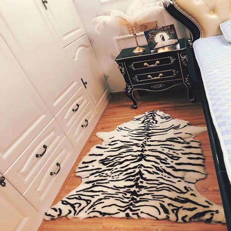 Novelty Shape Trendy Modern Rug Animal Printed Shag Rug Lamb Wool Easy Care Carpet for Home Decor