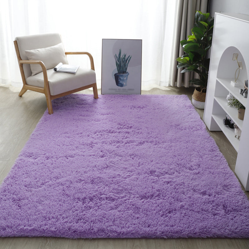 Tapis moderne décontracté.