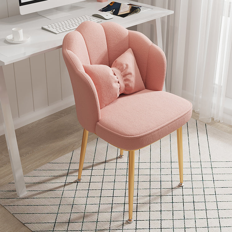 Chaise de salle à manger Glam, chaise à dossier solide de 16,5 po de large avec 4 pieds en métal pour un usage domestique