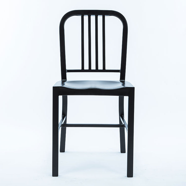 Chaise de salle à manger industrielle Windsor Back Side Atty avec des jambes en métal pour un usage domestique
