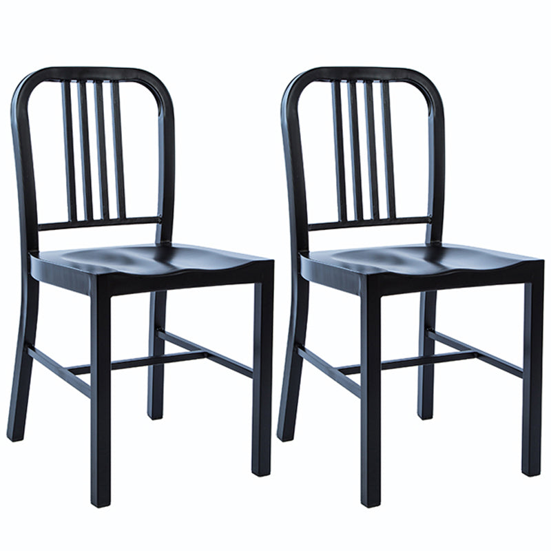 Chaise de salle à manger industrielle Windsor Back Side Atty avec des jambes en métal pour un usage domestique