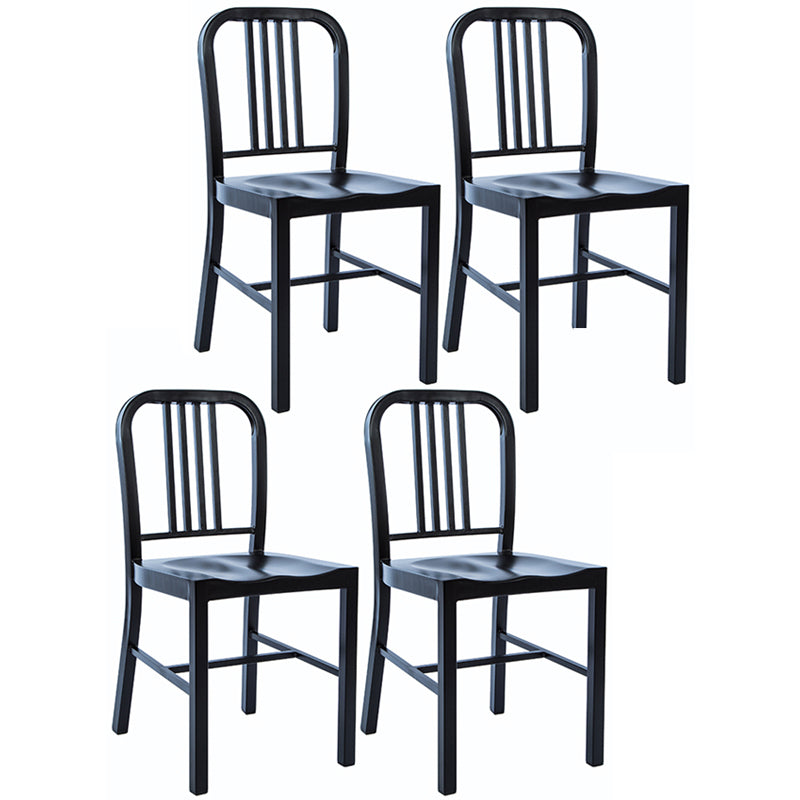 Chaise de salle à manger industrielle Windsor Back Side Atty avec des jambes en métal pour un usage domestique